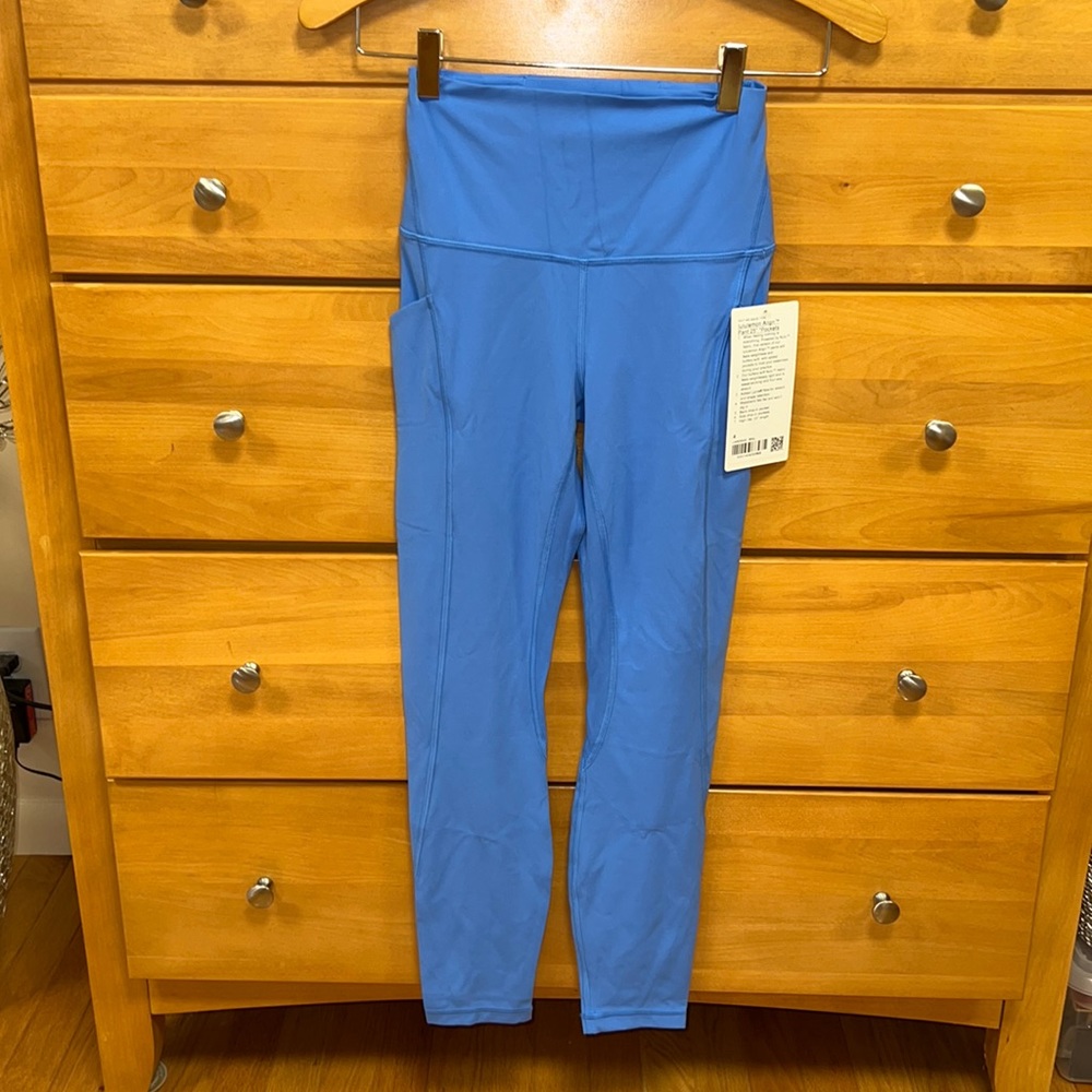 NWT Lululemon align pants with pockets 25”